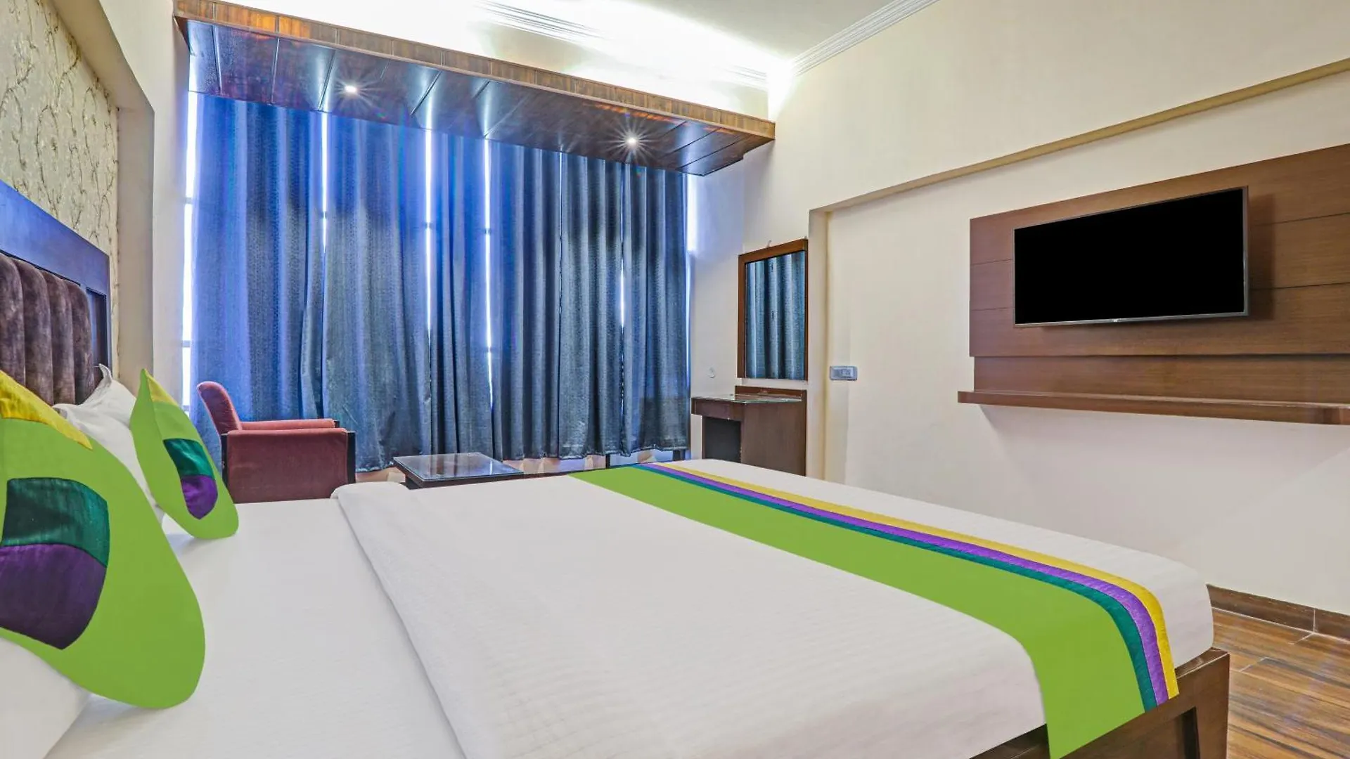 Heaven Grand Homestay Agra  India